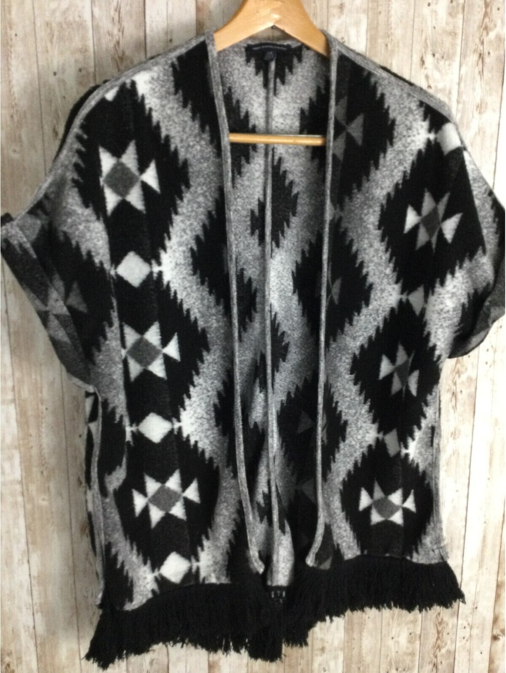 American Eagle Cap Sleeve Women XS Black Gray Vest Shrug Boho Aztec Tassels